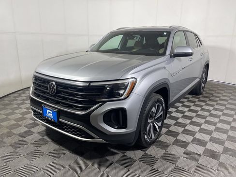 Certified 2024 Volkswagen Atlas Cross Sport SE AWD/4WD image 4