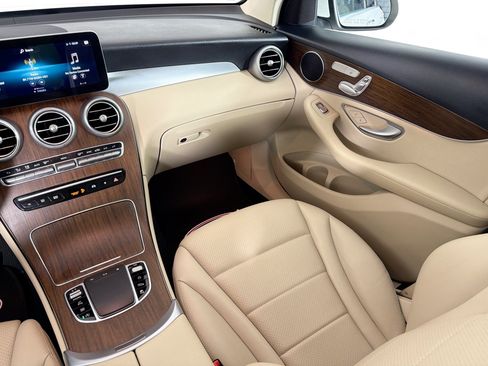 Used 2022 Mercedes-Benz GLC 300 4MATIC image 39