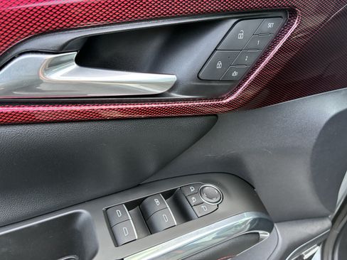 Used 2024 Chevrolet Traverse RS FWD image 26