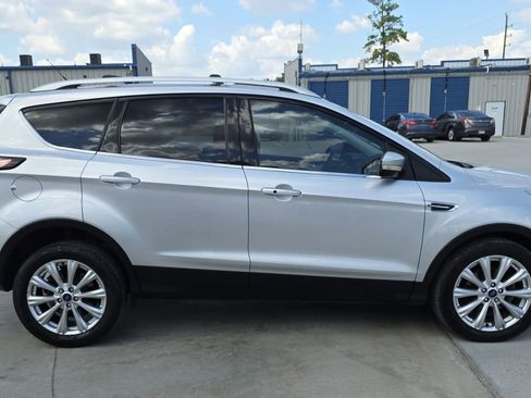 Used 2017 Ford Escape Titanium image 9