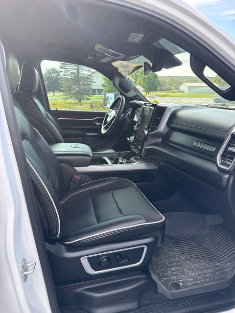 Used 2025 RAM 1500 Laramie w/ Sport Appearance Package AWD/4WD image 5