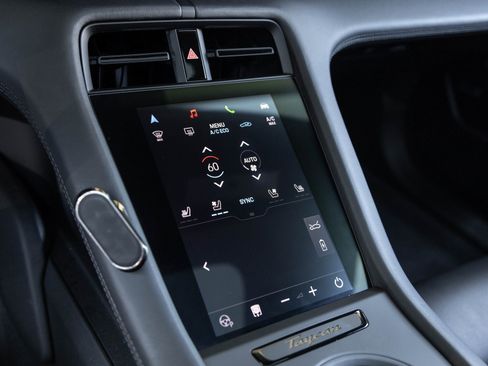 Used 2024 Porsche Taycan GTS image 28