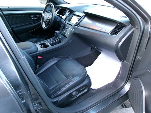 Used 2018 Ford Taurus SEL w/ Equipment Group 201A image 21