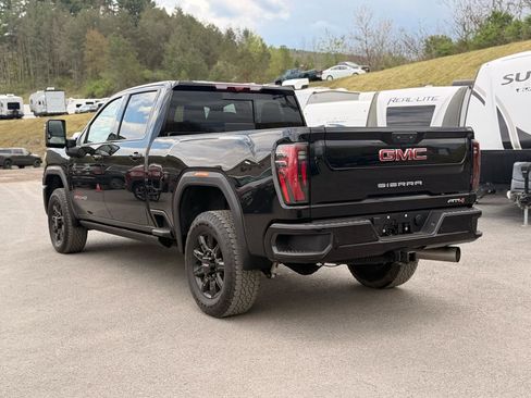 Used 2025 GMC Sierra 2500 AT4 w/ AT4 Premium Plus Package AWD/4WD image 7