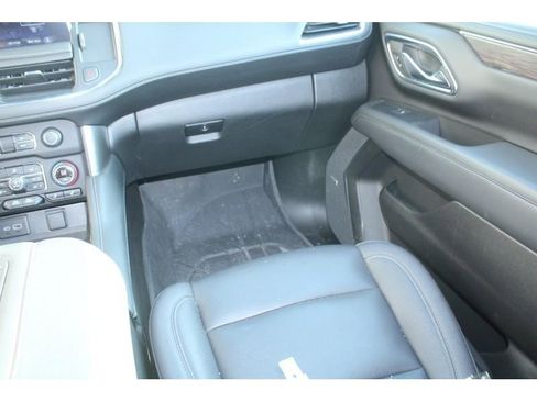 Used 2023 Chevrolet Tahoe Z71 w/ Luxury Package image 19