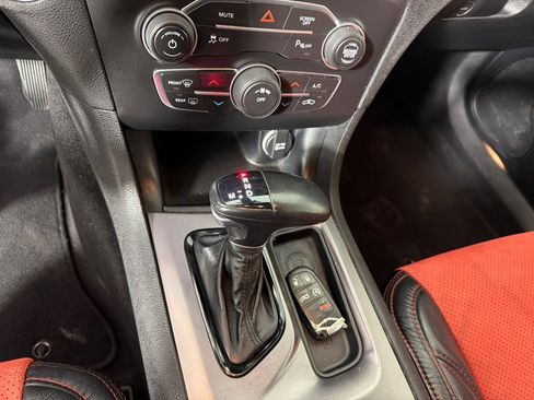 Used 2020 Dodge Charger SXT w/ Blacktop Package image 17