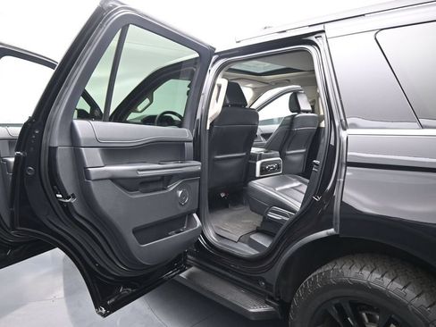 Used 2024 Ford Expedition XLT AWD/4WD image 19