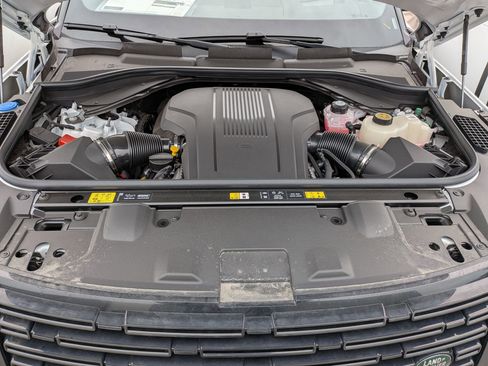 New 2025 Land Rover Range Rover SE AWD/4WD image 31
