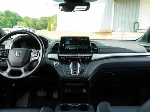 Used 2025 Honda Odyssey Sport-L image 10