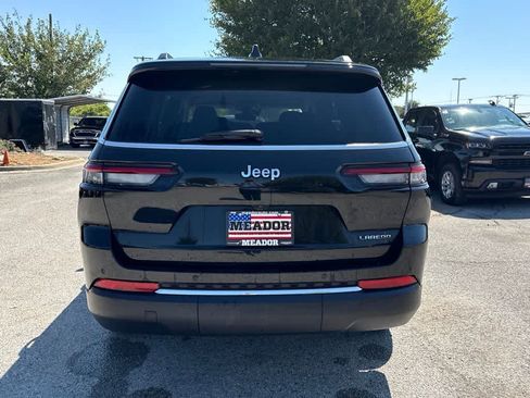 Used 2023 Jeep Grand Cherokee L Laredo RWD image 4