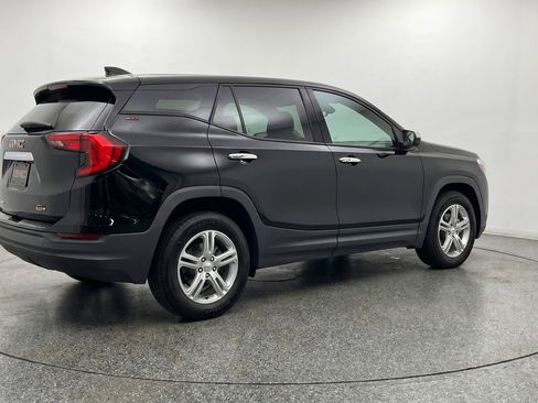 Used 2024 GMC Terrain SLE FWD image 9