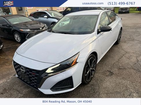 Used 2023 Nissan Altima 2.5 SR image 1