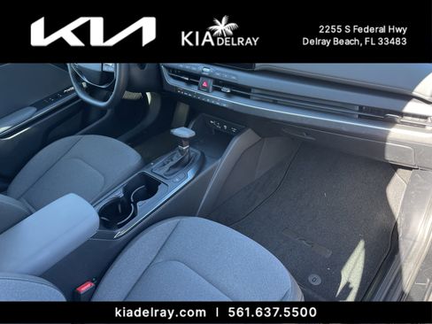 New 2025 Kia K4 LXS image 9