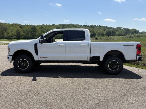 New 2026 Ford F350 Platinum w/ Tremor Off-Road Package AWD/4WD image 2