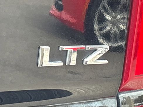 Used 2021 Chevrolet Silverado 2500 LTZ w/ LTZ Texas Edition image 22