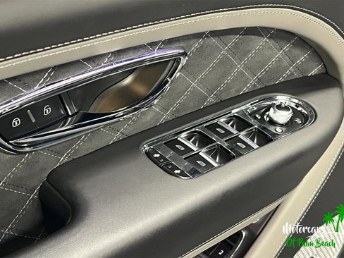 Used 2022 Bentley Bentayga Speed image 17