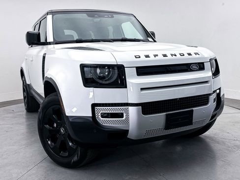 Used 2024 Land Rover Defender 110 S AWD/4WD image 9