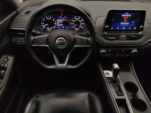 Used 2021 Nissan Altima 2.5 SR w/ SR Premium Package image 22