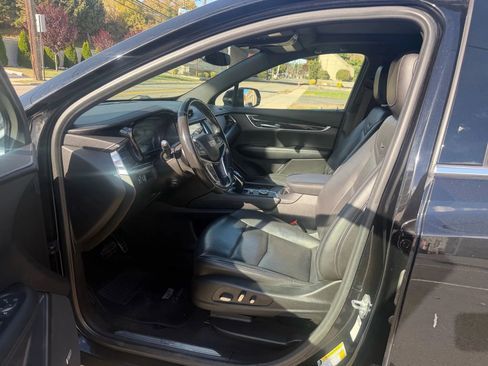 Used 2020 Cadillac XT5 Premium Luxury FWD image 10