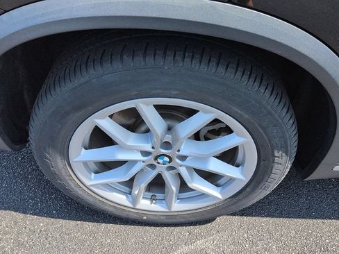 Used 2019 BMW X5 xDrive40i w/ Convenience Package AWD/4WD image 9