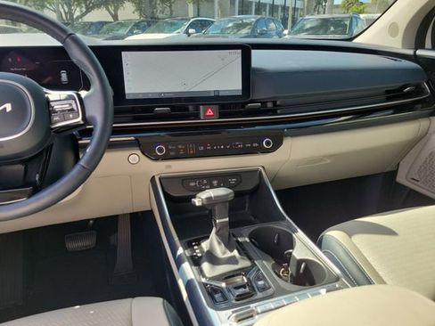 Used 2025 Kia Carnival SX Prestige FWD image 14