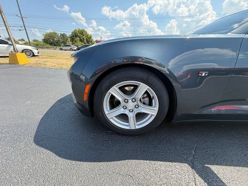 Used 2021 Chevrolet Camaro LT RWD image 10
