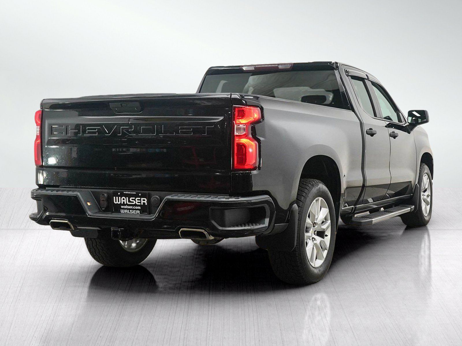 Used 2019 Chevrolet Silverado 1500 Custom w/ Custom Convenience Package AWD/4WD image 5