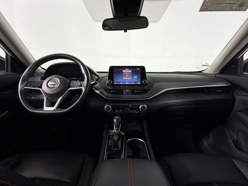 Used 2024 Nissan Altima 2.5 SR FWD image 14