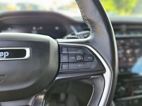 Used 2021 Jeep Grand Cherokee L Laredo image 28