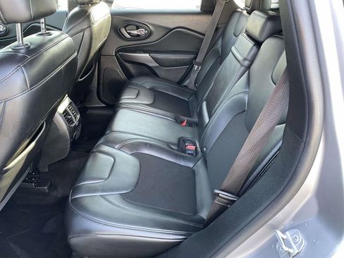 Used 2019 Jeep Cherokee Latitude Plus image 20