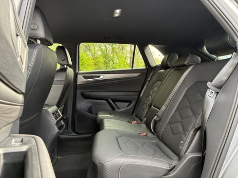 Used 2025 Volkswagen Atlas Cross Sport SE AWD/4WD image 28