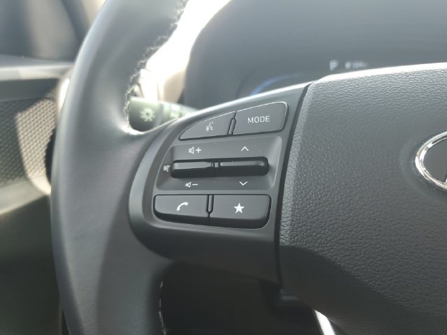 Certified 2024 Hyundai Venue SEL FWD image 21