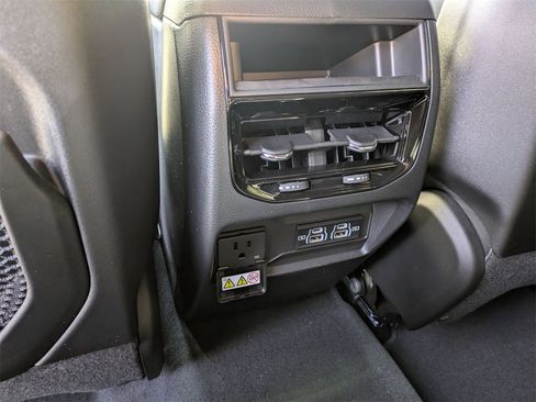 New 2025 Jeep Grand Cherokee Altitude image 26