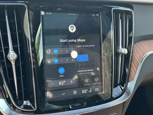 Certified 2026 Volvo V60 B5 Cross Country Plus w/ Climate Package image 25