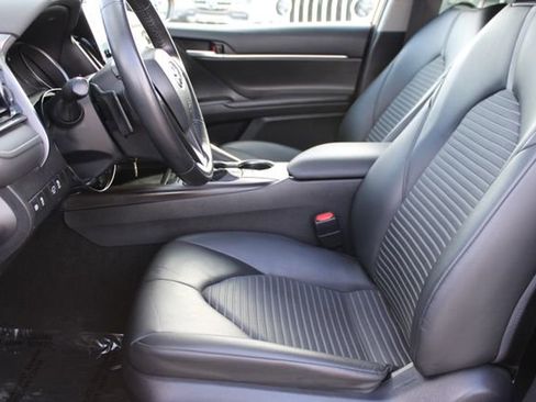 Used 2024 Toyota Camry SE image 30