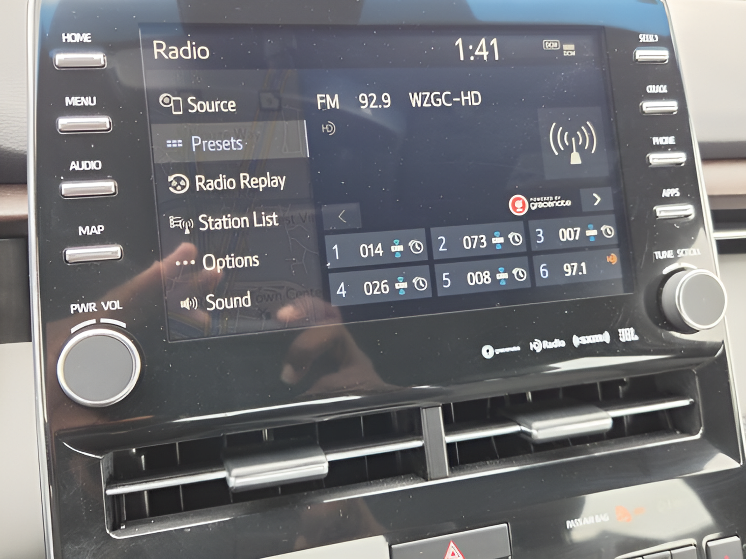 Used 2020 Toyota Avalon Limited FWD image 18