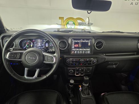 Used 2022 Jeep Wrangler Unlimited Sahara image 13