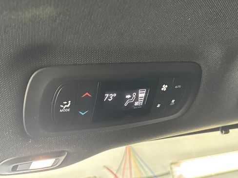 Used 2020 Chrysler Pacifica Touring w/ Advanced Safetytec Group image 36