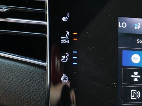 Used 2022 Jeep Wagoneer Series I AWD/4WD image 31