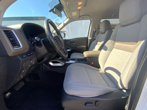 Used 2022 Nissan Frontier SV AWD/4WD image 10