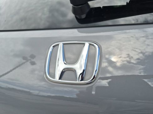 Certified 2025 Honda HR-V Sport image 30