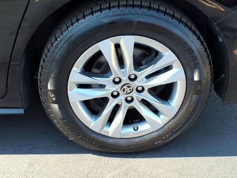 Certified 2022 Toyota Sienna Limited AWD/4WD image 7