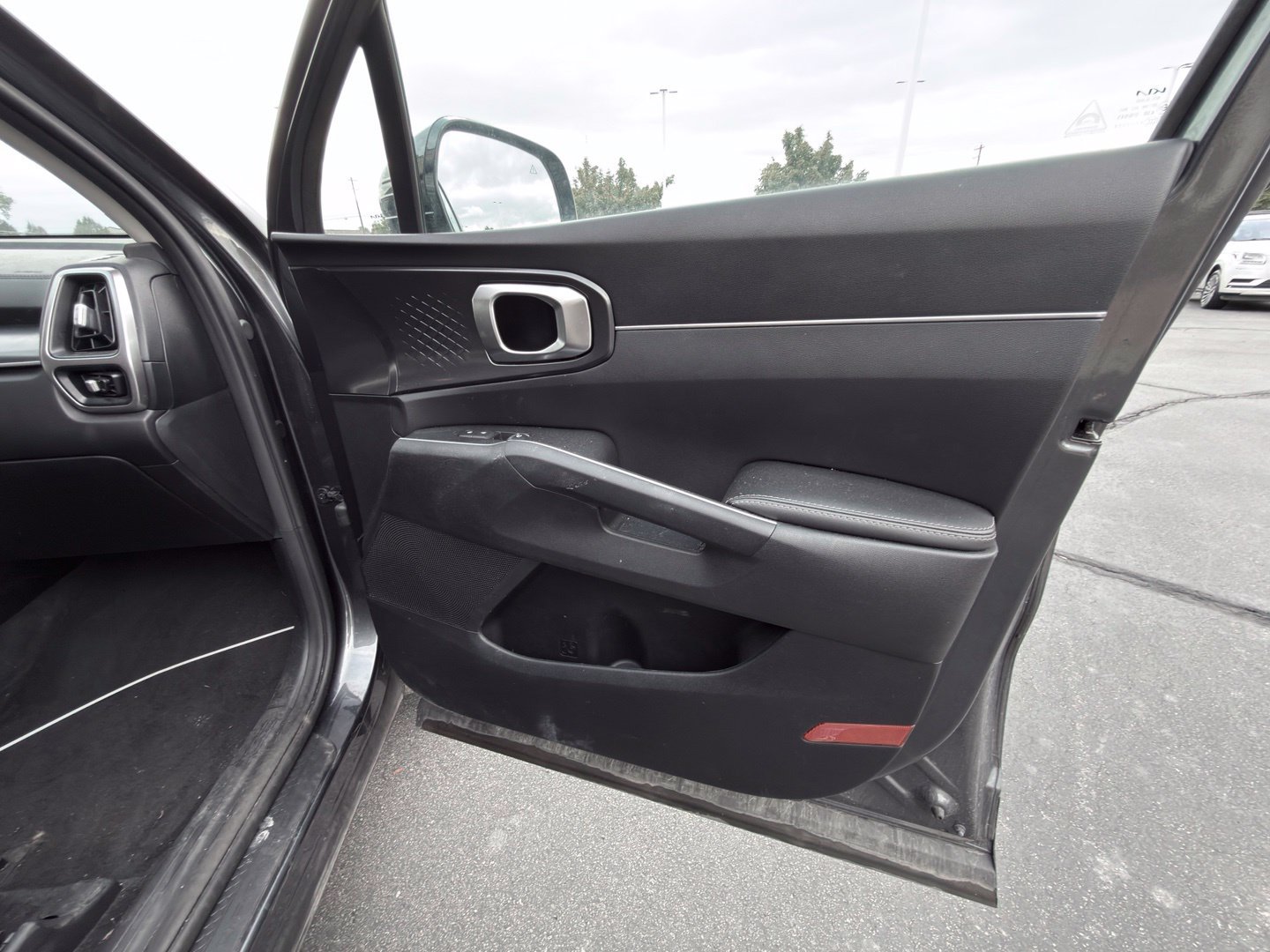 Used 2022 Kia Sorento S FWD image 49