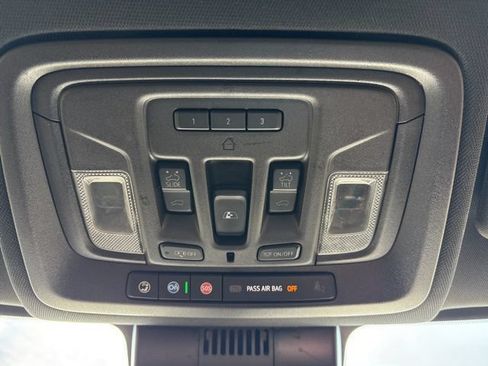 Used 2024 GMC Sierra 2500 AT4 w/ AT4 Premium Plus Package AWD/4WD image 18