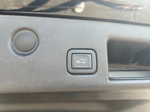 Used 2024 Chevrolet Equinox Premier AWD/4WD image 14
