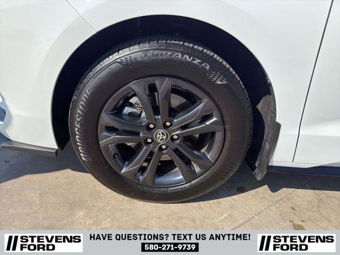 Used 2026 Toyota Sienna XSE AWD/4WD image 12