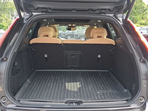 Used 2023 Volvo XC60 B6 Ultimate w/ Protection Package Premier AWD/4WD image 28