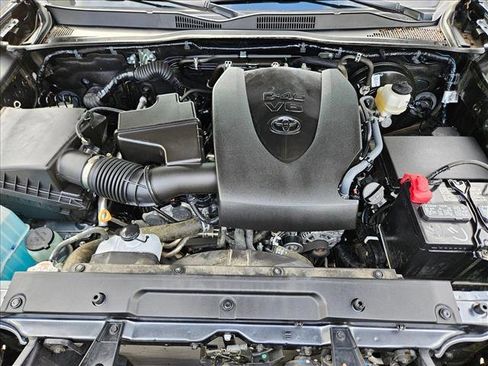 Used 2022 Toyota Tacoma SR5 image 21