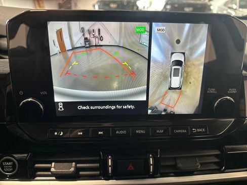 Used 2024 Nissan Pathfinder Platinum w/ Cargo Package AWD/4WD image 18