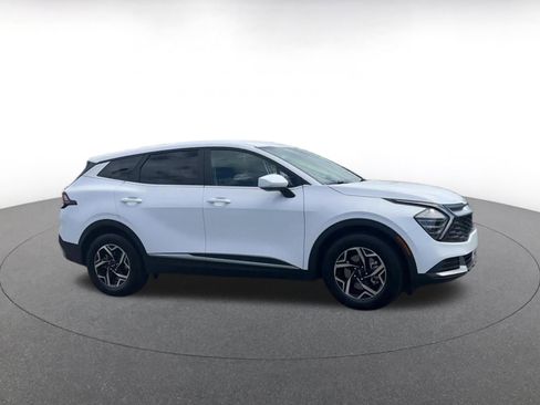 Used 2025 Kia Sportage LX FWD image 2